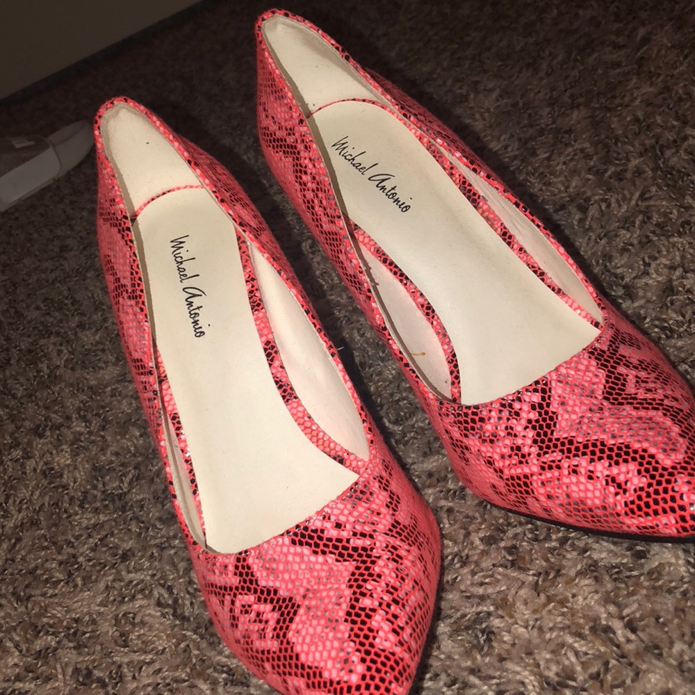 Heels - Picture 3 of 3